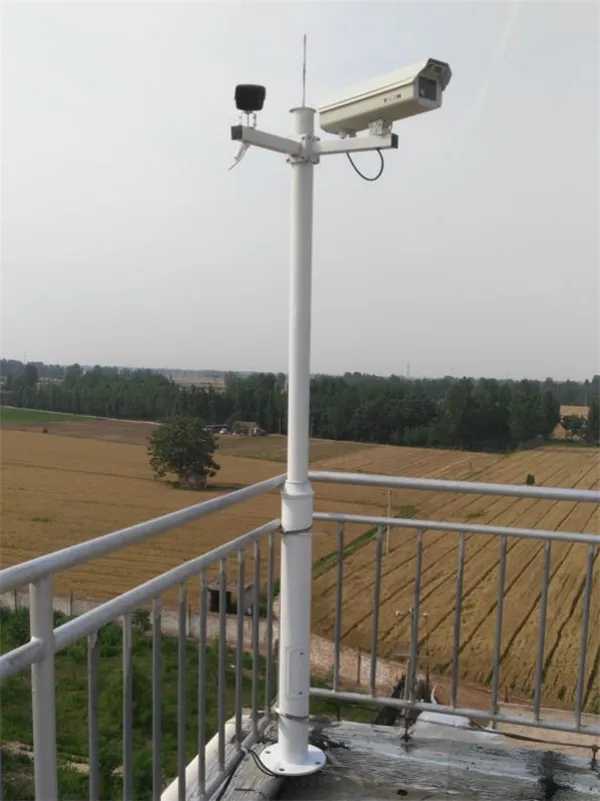 Environmental photography system outdoor pole